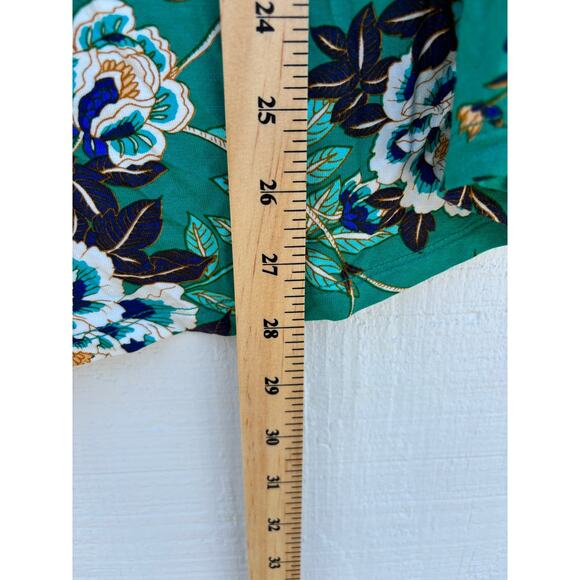 NWT Daniel Rainn Sleeveless Shirt, Green‎ Floral, Back Cut Out, V Neck, Sz 1X - Picture 8 of 8